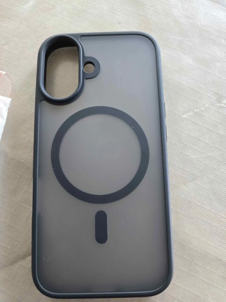 iPhone 16 Case with 2 Glass Screen Protectors - photo 2