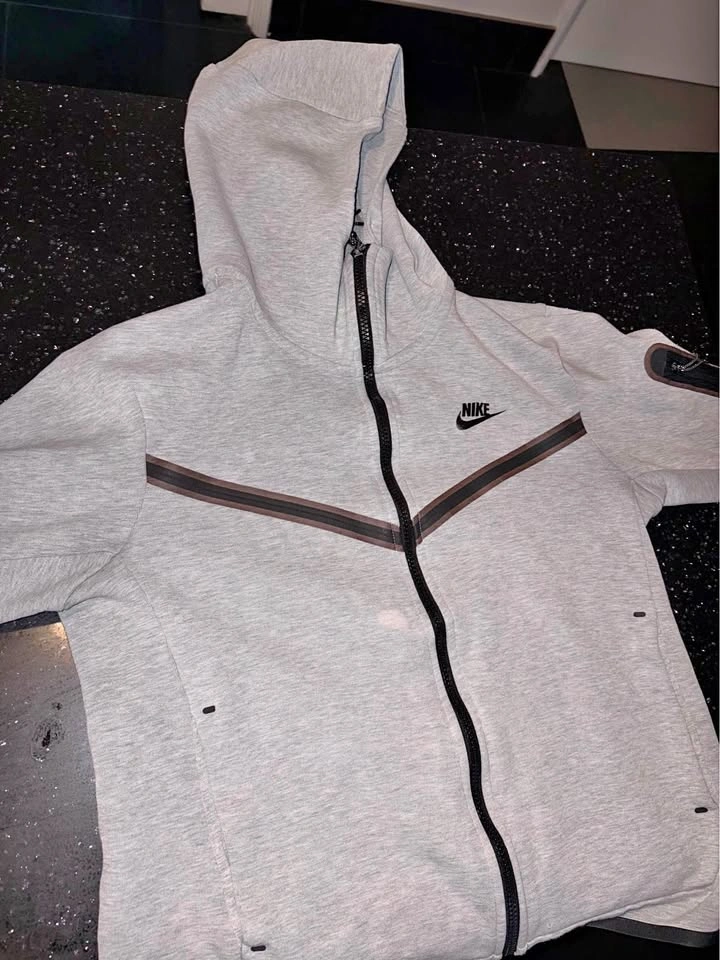Nike Tech Fleece Set - Grey