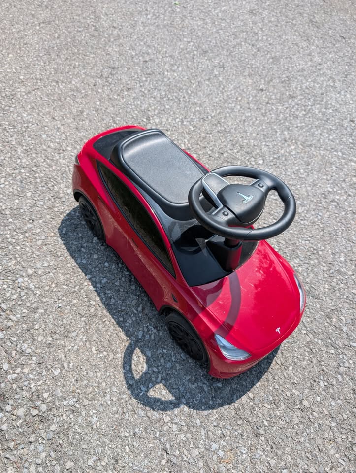 Radio Flyer My First Tesla Model Y - photo 4