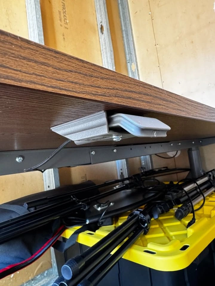 Ikea IDÅSEN motorized sit/stand office desk - photo 2