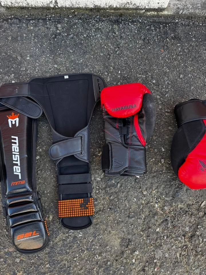 Hayabusa T3 Boxing Gloves + Shin Guards - photo 2