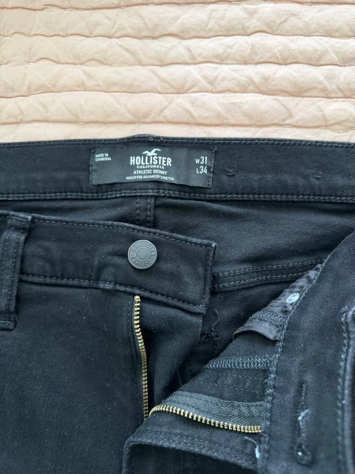 Hollister Athletic Skinny Jeans - Black - 31x34 - photo 2