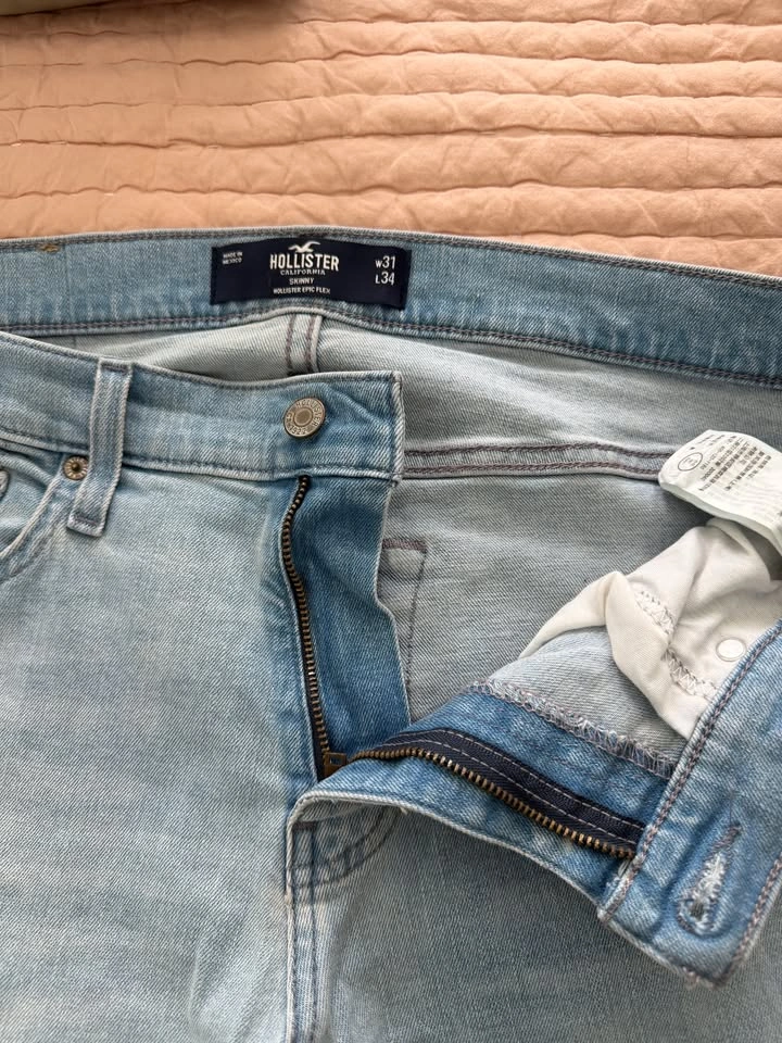 Hollister Men’s Jeans - Epic Flex Skinny - 31x34 - Light Wash - photo 2