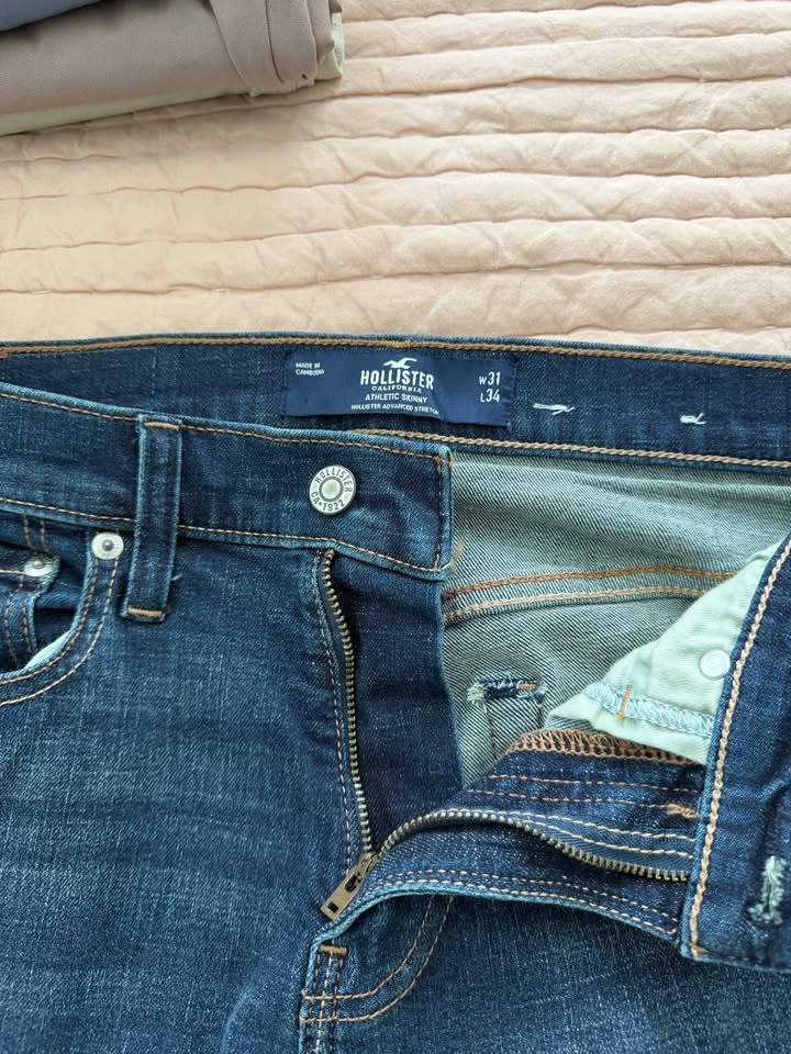 Hollister Men’s Jeans - Athletic Skinny - 31x34 - photo 2