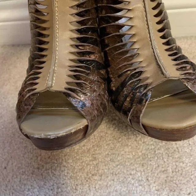 Fergie Animal Print Peep Toe Heels - Size 7 image indicator(4)