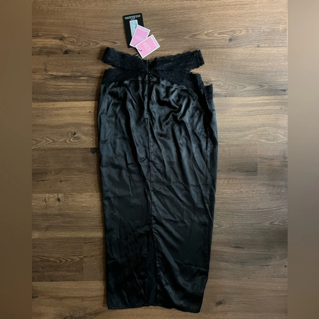 NWT PrettyLittleThing Petite Black Satin Lace Detail Midi/Maxi S - photo 2