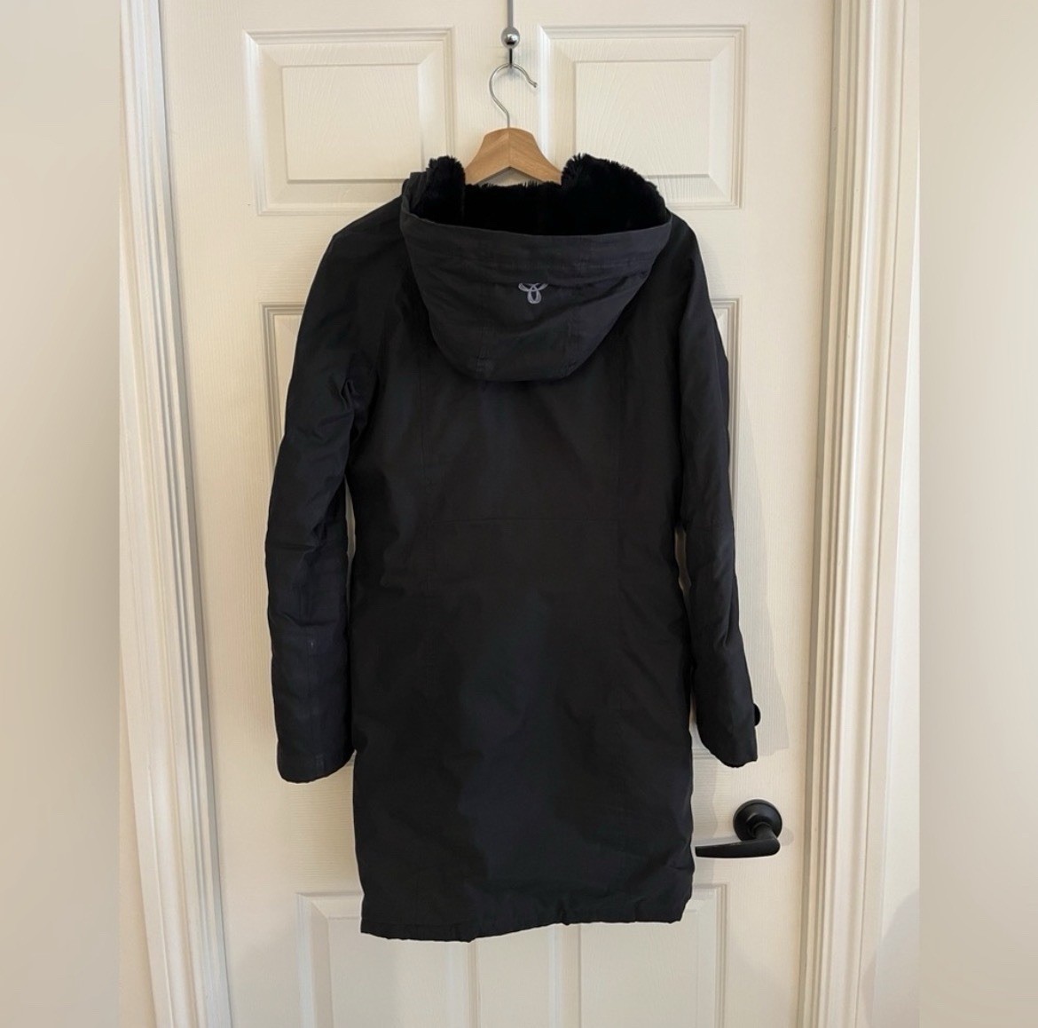Aritzia TNA Black Parka Jacket 🖤❄️ | Size Small - photo 4