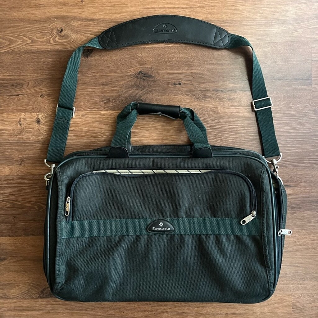 Vintage Samsonite 5 Pocket Carry On Overnight Shoulder Bag