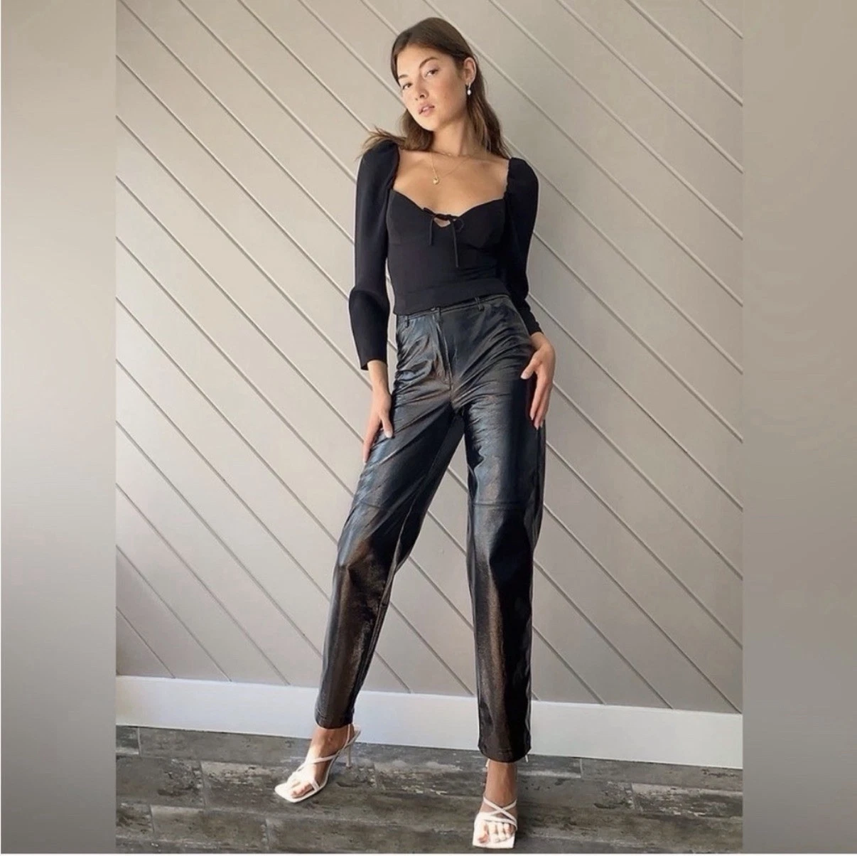 ✨ NWT Wilfred Black Shiny Funk Pants - Size 4 ✨