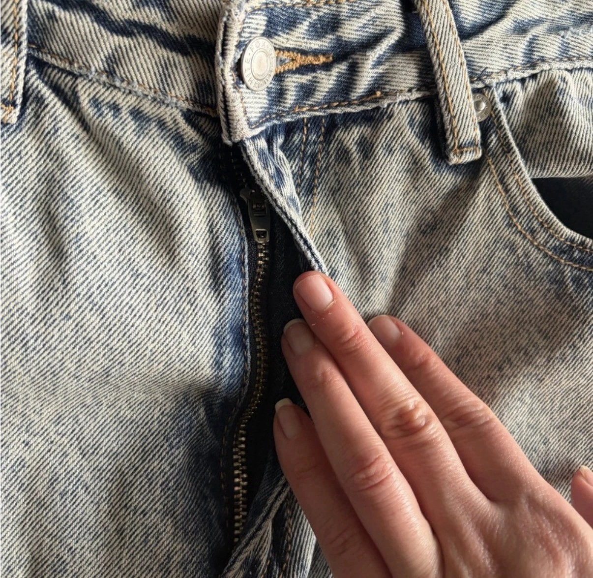 White Fox Like Duh! Boyfriend Jeans - Blue Denim, Size L - photo 5