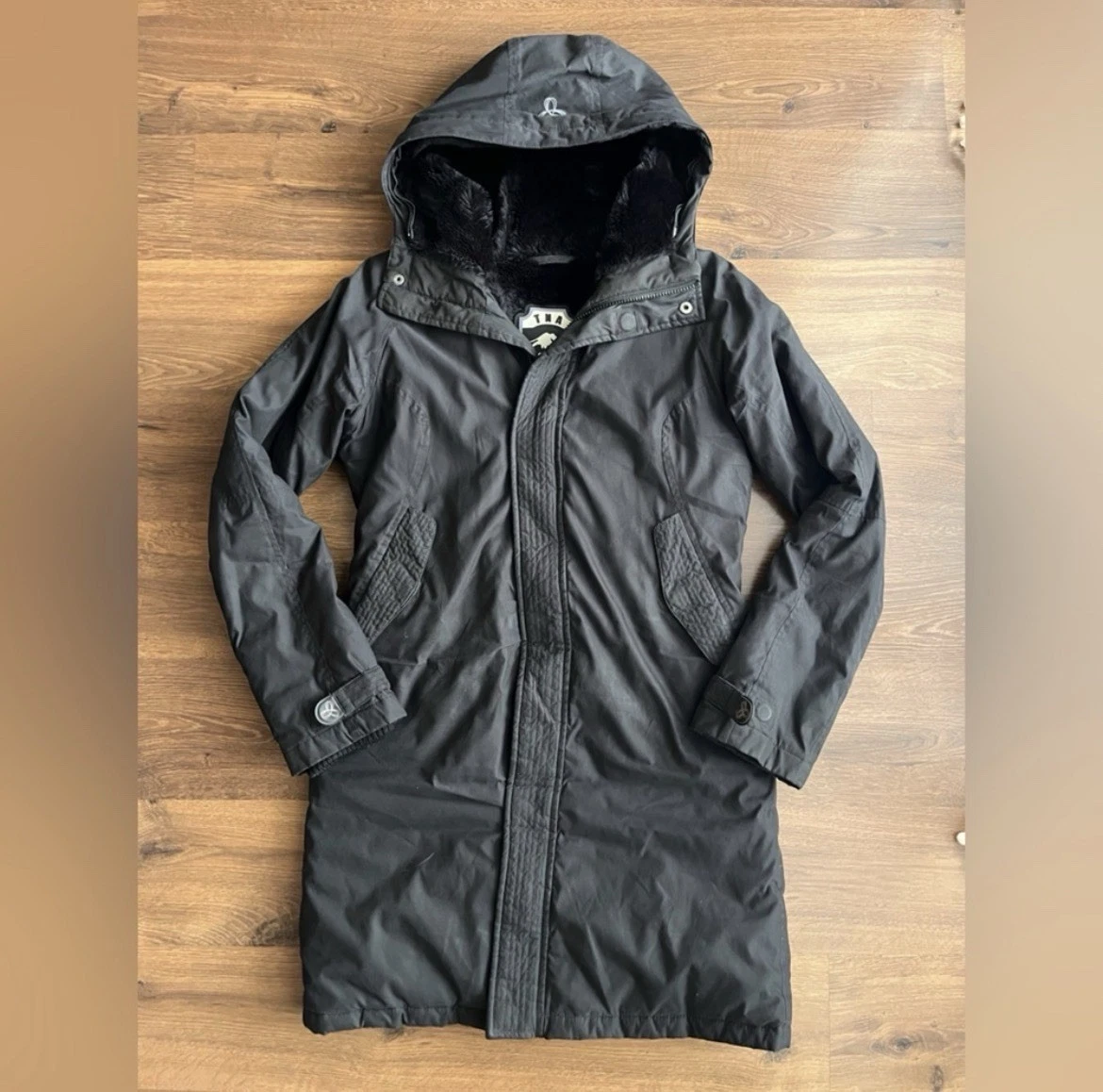 Aritzia TNA Black Parka Jacket 🖤❄️ | Size Small