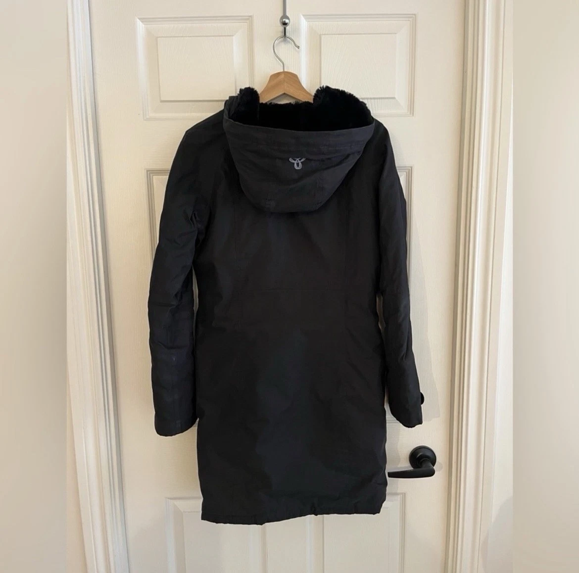 Aritzia TNA Black Parka Jacket 🖤❄️ | Size Small - photo 4
