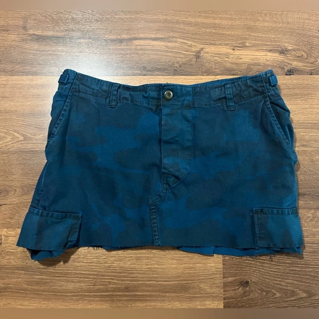 NWT Urban Outfitters Urban Renewal Cargo Pocket Micro Mini Skirt - photo 2
