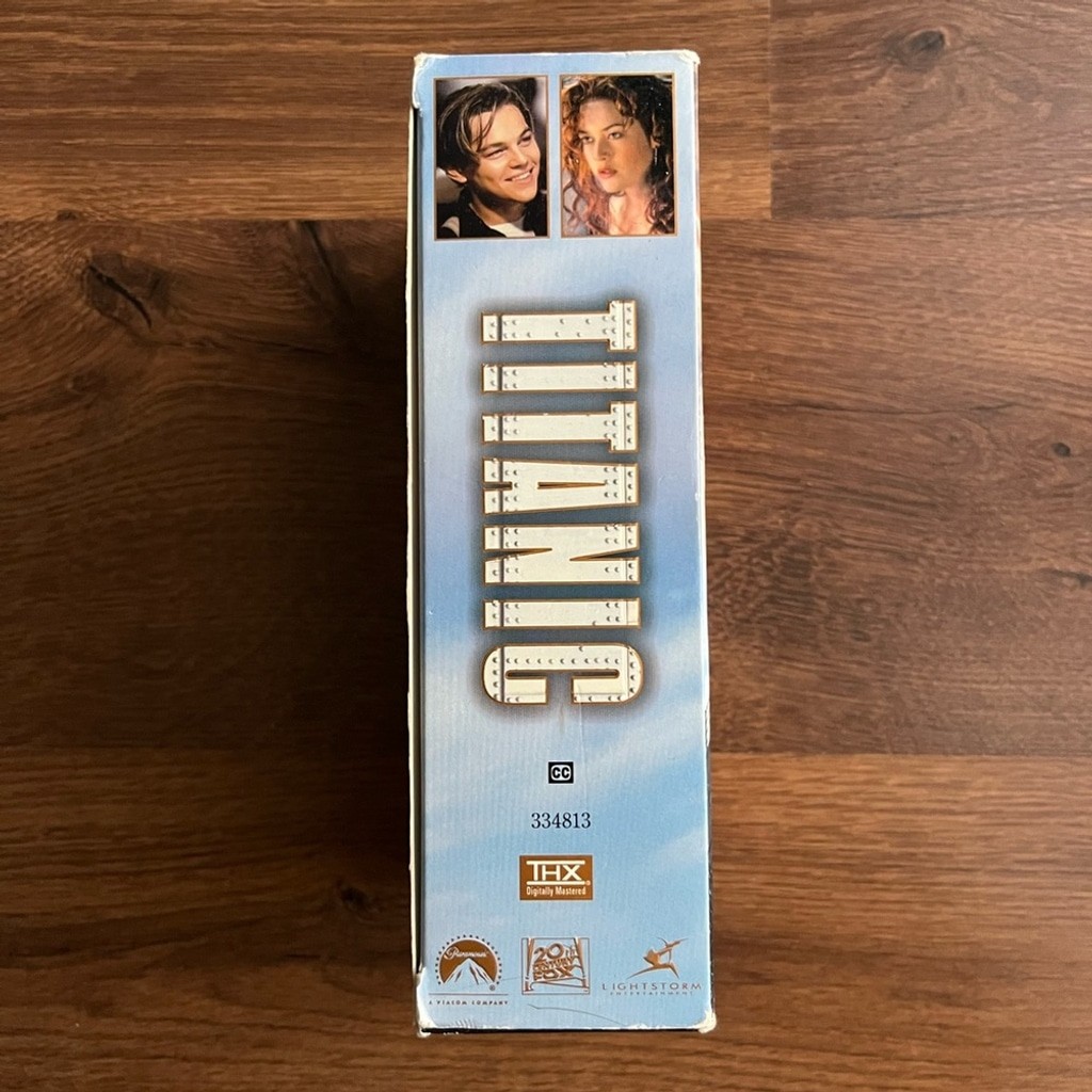 🎬 Titanic (1997) VHS 2-Tape Collector’s Set 💞 - photo 2