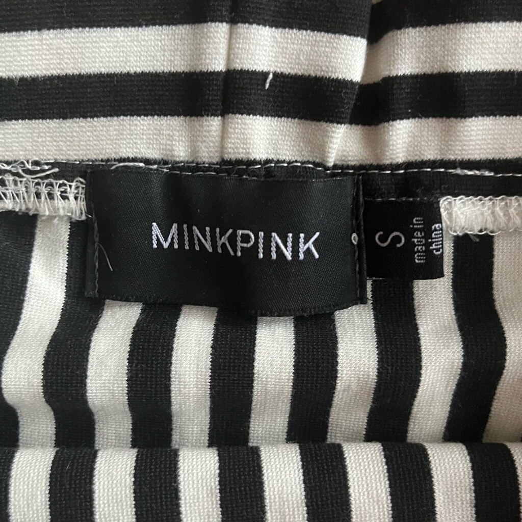 🖤 MINK PINK Striped Black & White Mini Skirt 🤍 - photo 4