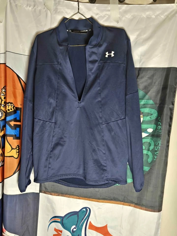 Under Armour Men’s ½ zip ColdGear Long Sleeve Pullover – Medium