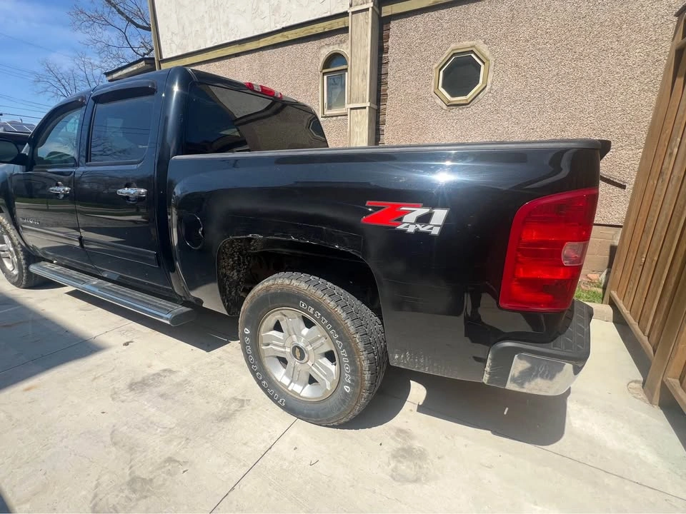 2011 Chevrolet Silverado 1500 Limited Crew Cab - photo 4