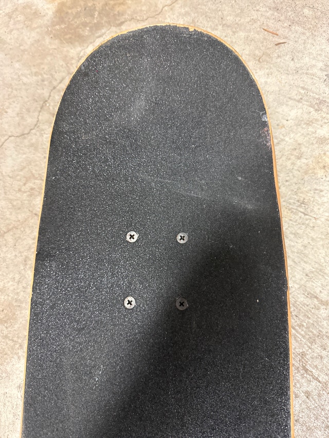 Mongoose complete street skateboard. - photo 5