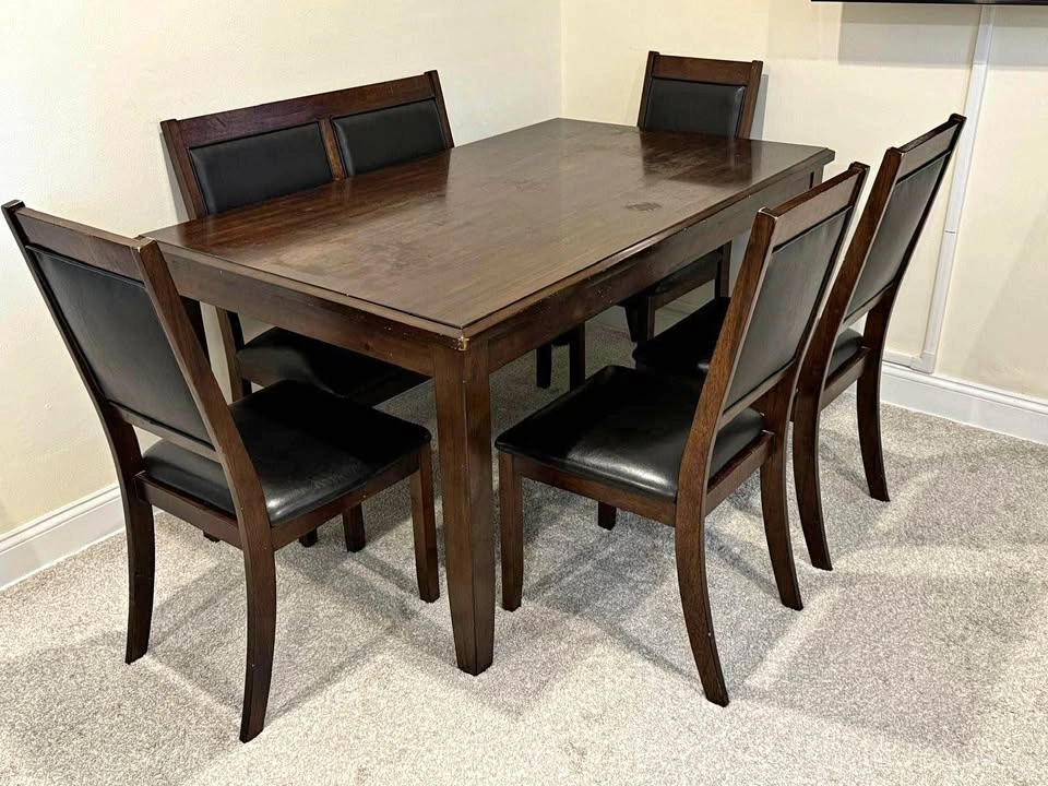 New condition Dining Table for 6