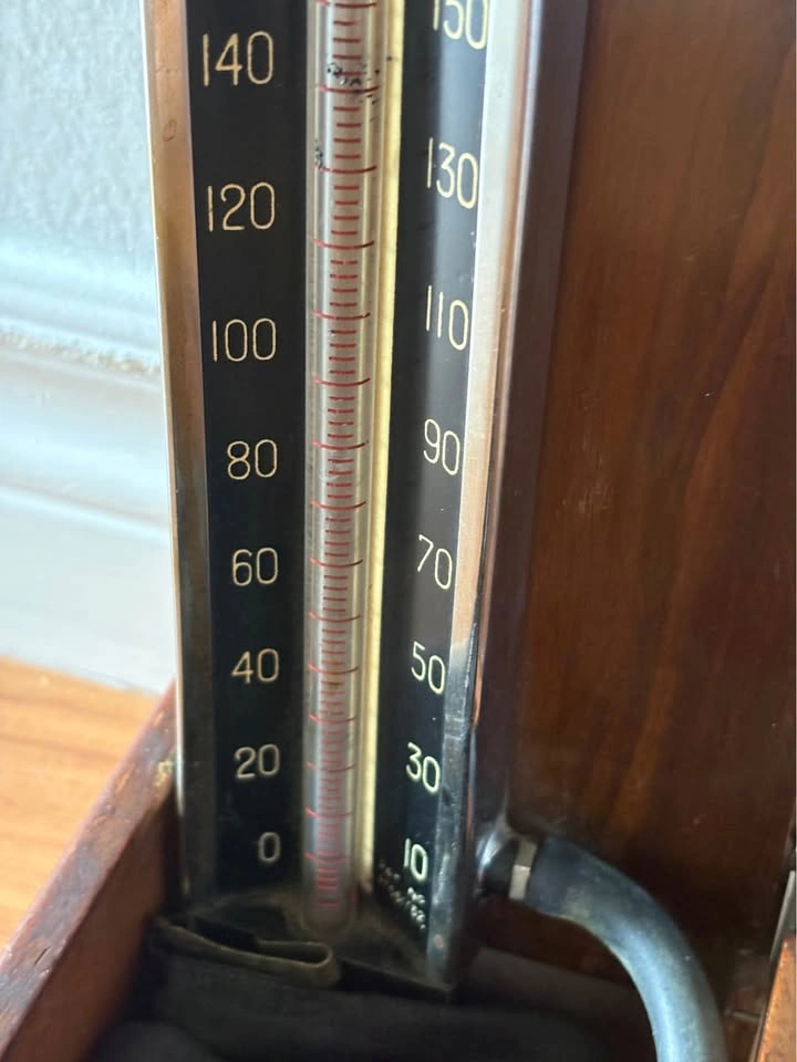 1920’s Portable Doctor’s Baumanometer Mercury Sphygmomanometer - photo 3
