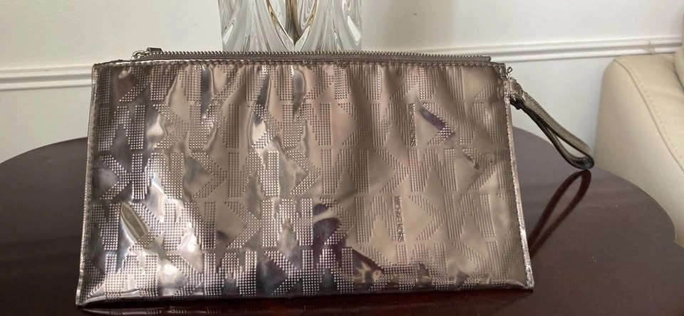MICHAEL KORS CLUTCH WRISTLET / GOLD METALLIC MIRROR WITH MONOGRA - photo 2