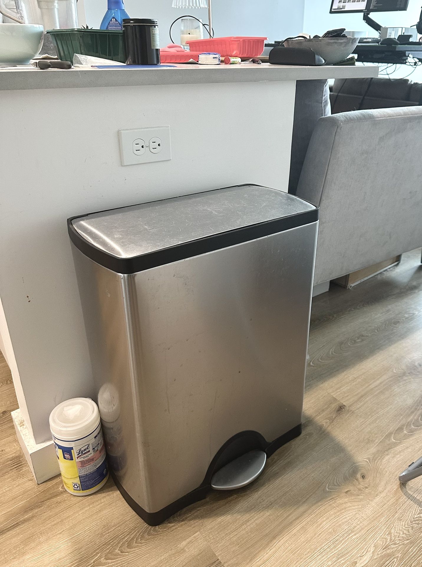 Simple Human Trash Can