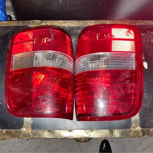 OEM 2004-2008 F150 TAILLIGHTS