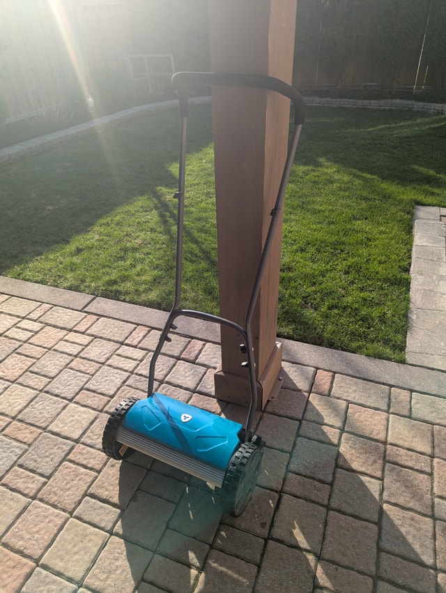 Yardworks 5-Blade Manual Lawn Mower - photo 3