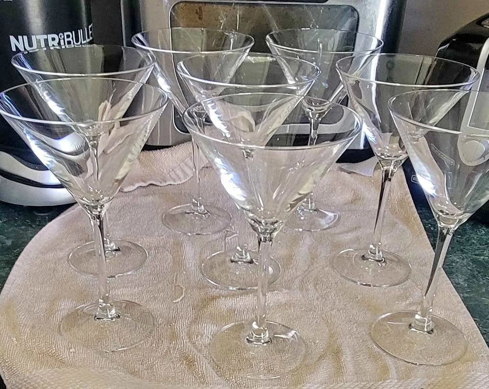 Set of 8 Martini glasses