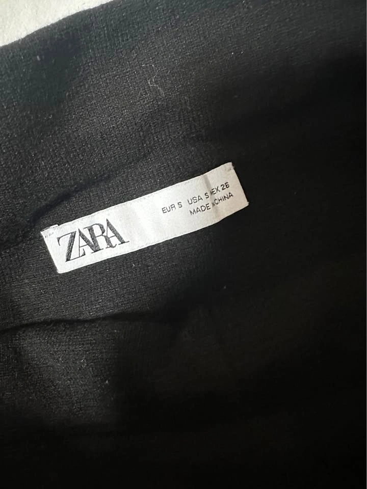 Black Zara Skirt - Thick, Size Small - photo 2