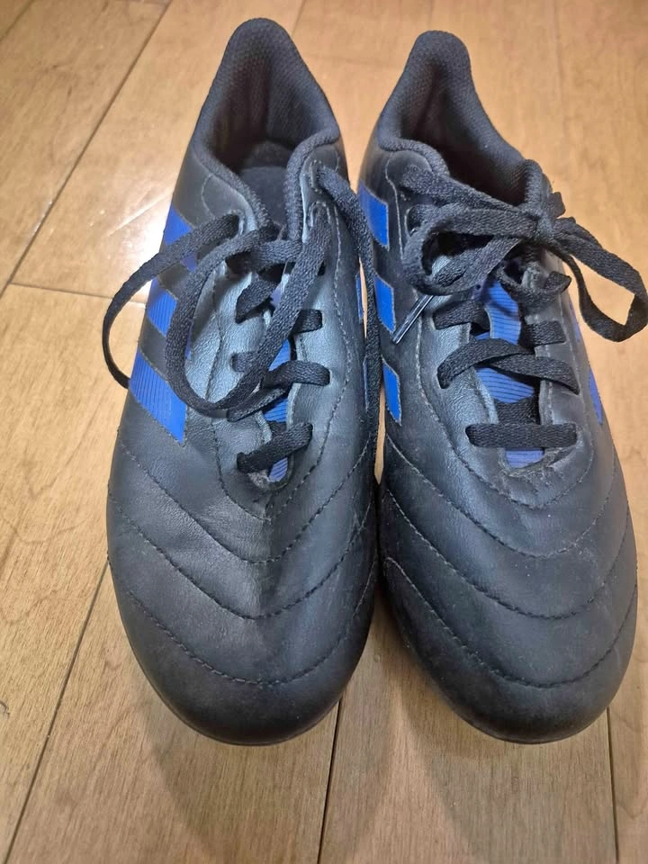 Authentic Kids Goletto VIII Soccer Cleats - Size US 3 & 3.5