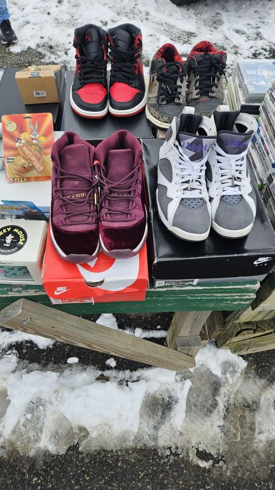 Sneakers