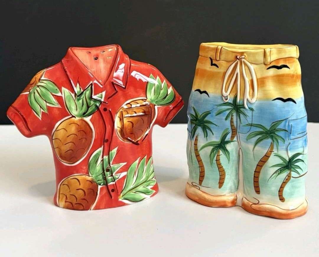 Hawaiian Tropical Salt & Pepper Shaker Set