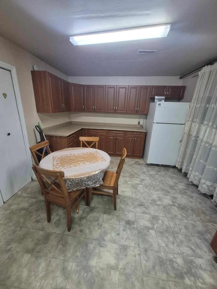 2 Beds 1 Bath - Available for May - photo 2