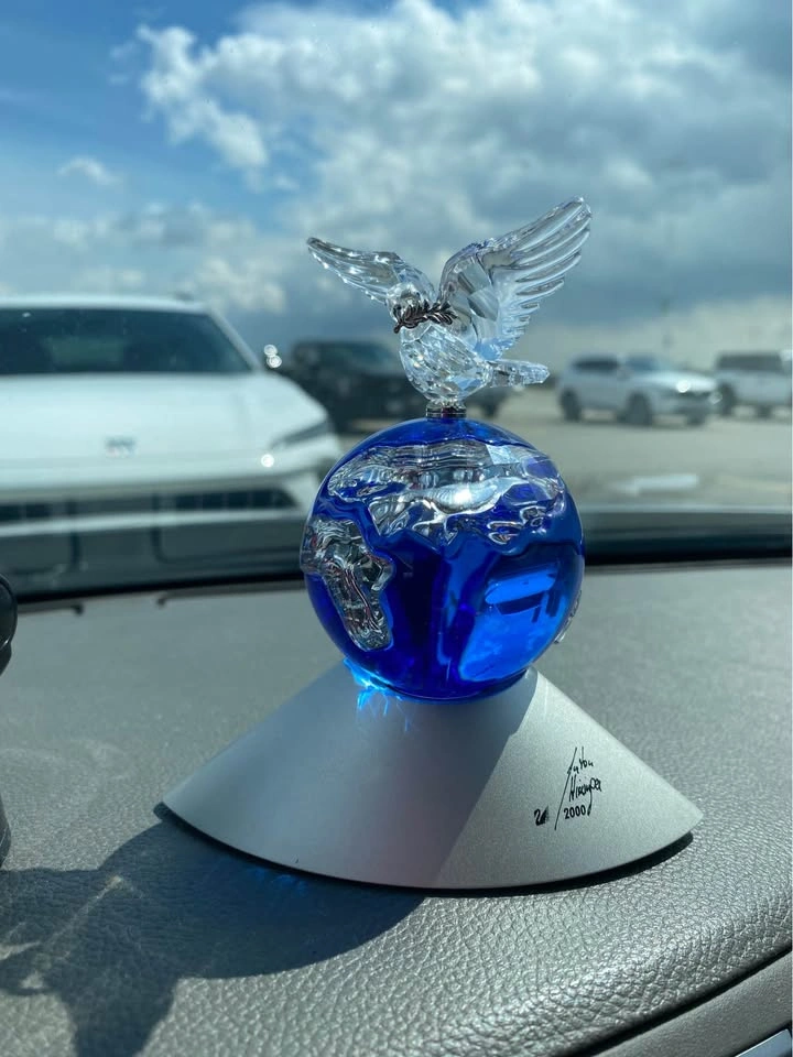 Swarovski Crystal Planet Millennium Edition Figurine - photo 2