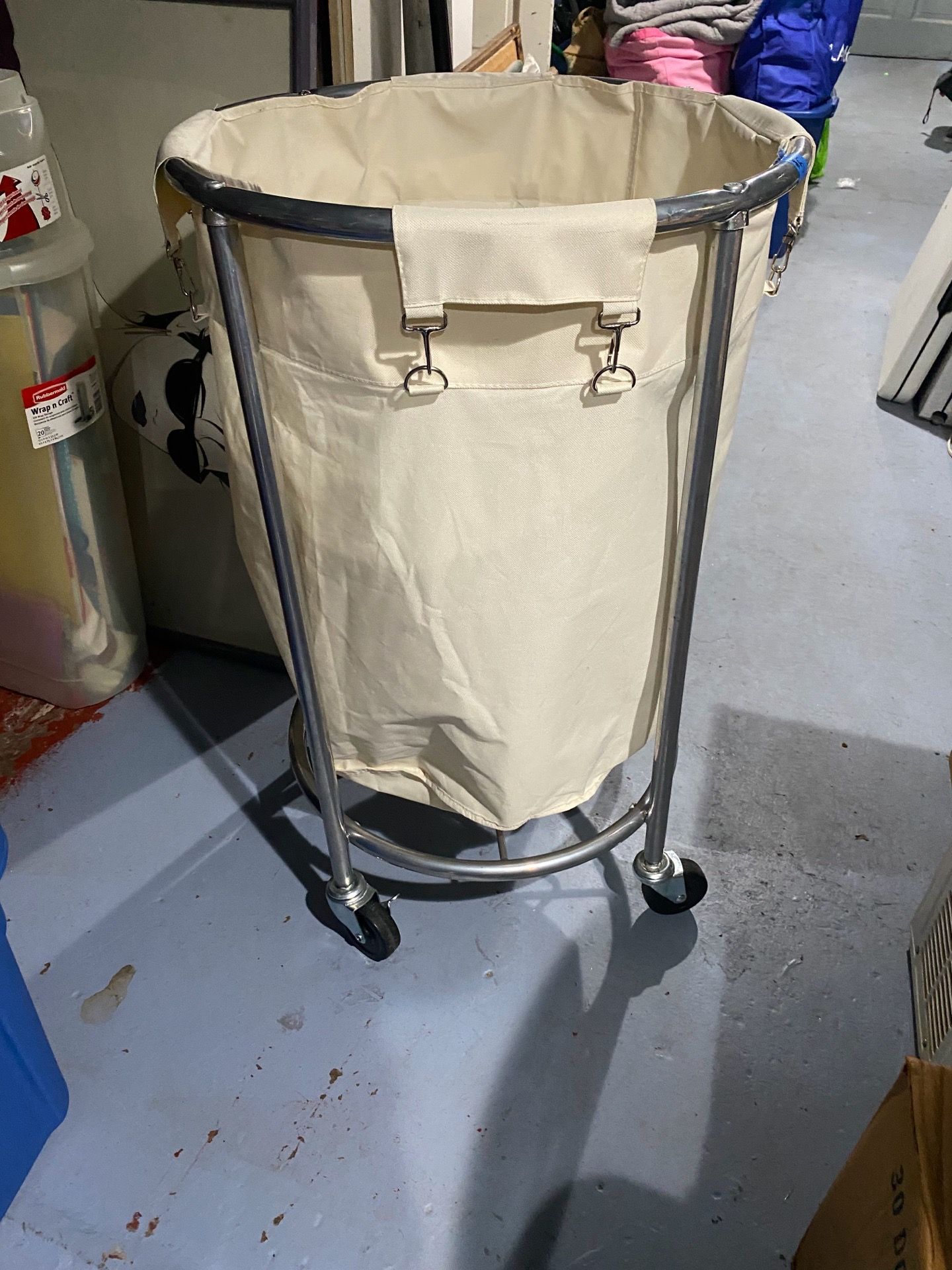 Commercial Round Laundry Hamper - photo 2