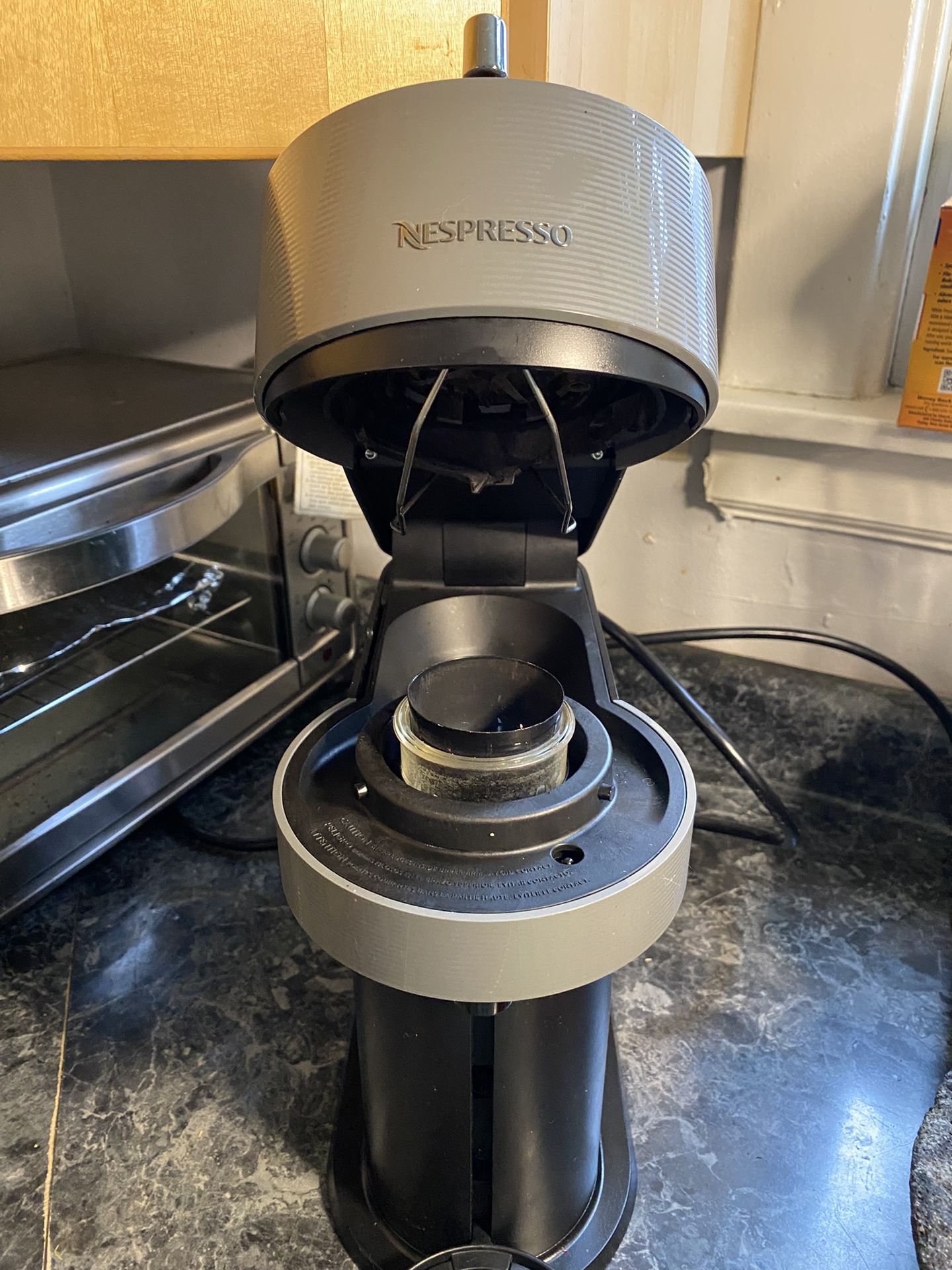 Nespresso Vertuo Coffee Machine - Like New - photo 3