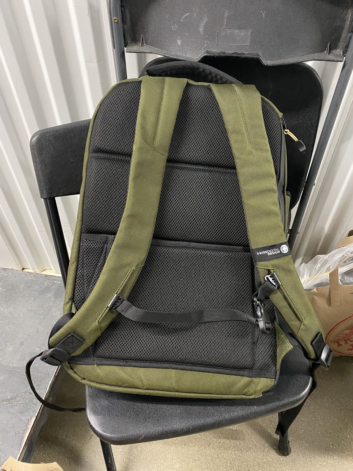 Swissdigital Design Large Travel Backpack - 17" Laptop, USB - photo 2
