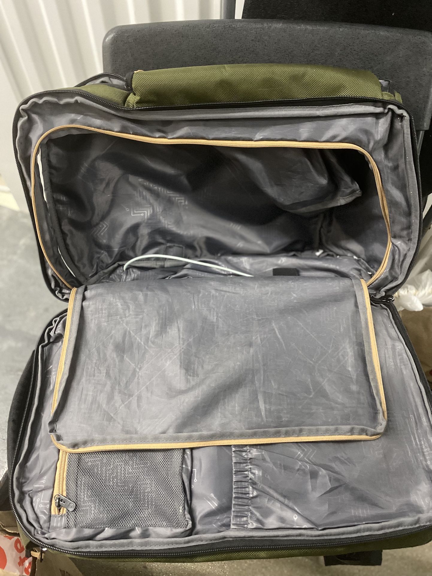 Swissdigital Design Large Travel Backpack - 17" Laptop, USB - photo 4