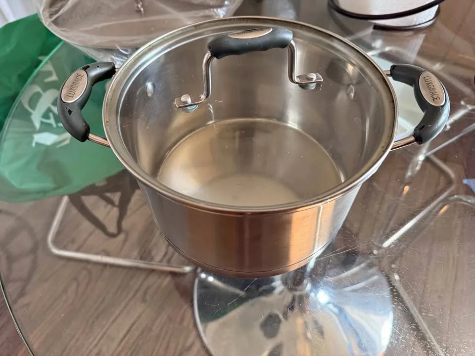 Stainless Steel 3.8QT Pot w/ Glass Lid (Like New)