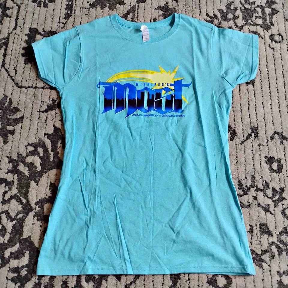 Winnipeg's Most Ladies Blue Top 🌱