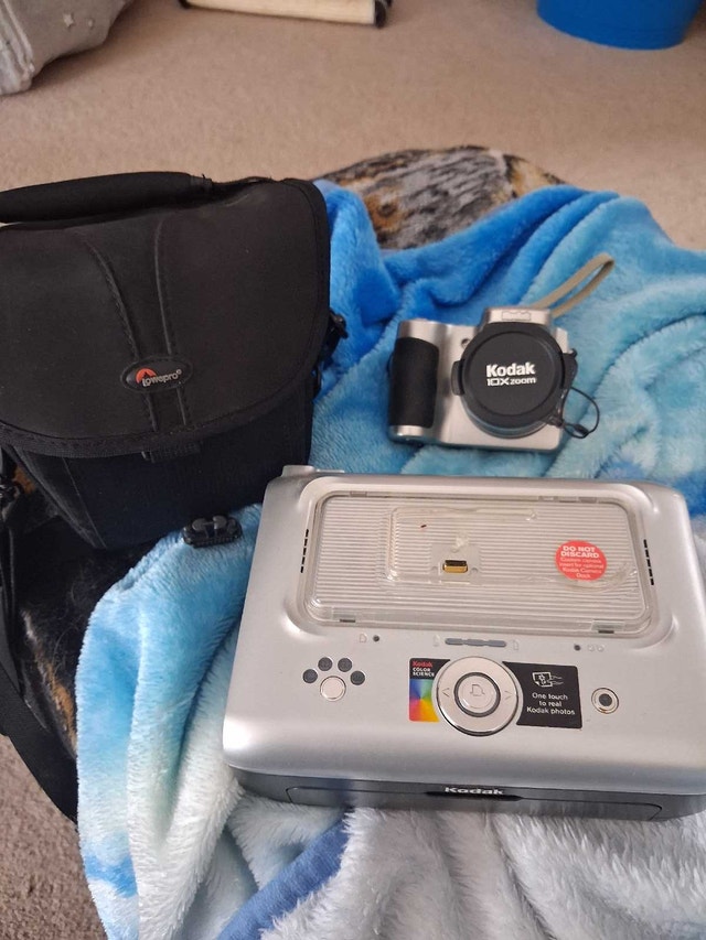 Kodak Z650 Zoom Digital Camera w/ Printer - photo 2