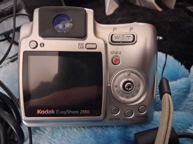 Kodak Z650 Zoom Digital Camera w/ Printer - photo 3