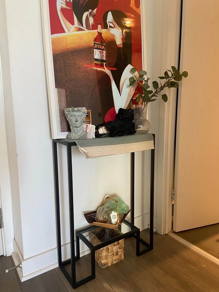 Vintage entryway table - pickup only - photo 4