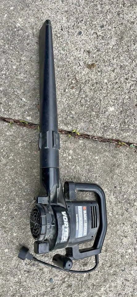 Black & Decker Leaf Blower