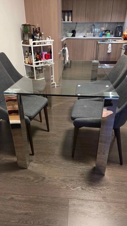 DINING TABLE AND CHAIRS - MOVING SALE - photo 2