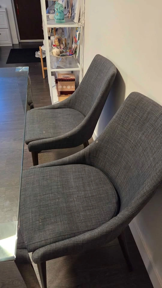 DINING TABLE AND CHAIRS - MOVING SALE - photo 4