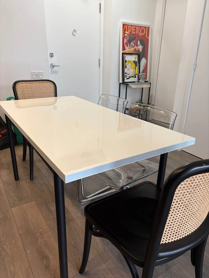Set of 2 Acrylic Chairs - Pickup by April 30 - photo 2