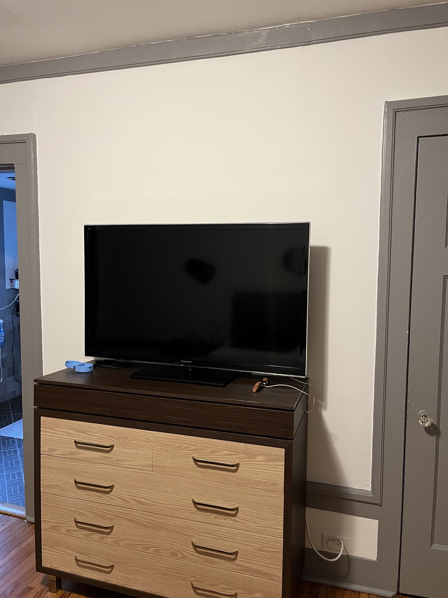 Panasonic Viera 50” LCD TV – Perfect Condition – Stand & Remote