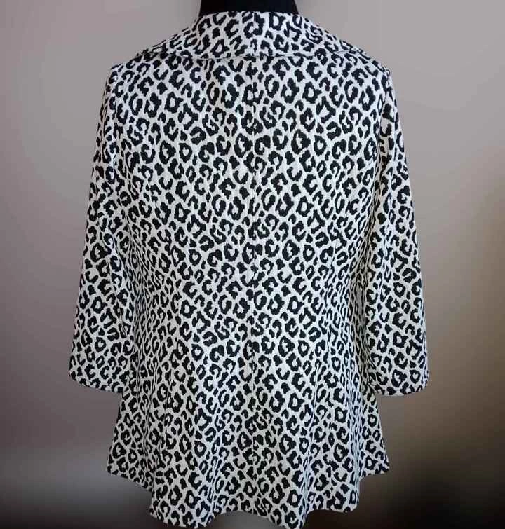Ladies Black and White Calvin Klein Open Front Jacket 🌱 - photo 2